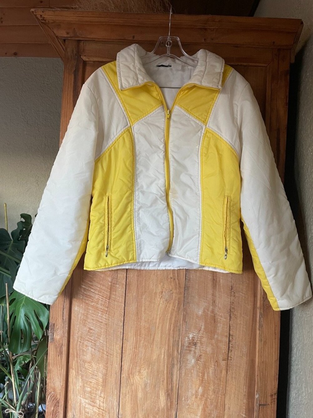 VINTAGE PUFF JACKET  I  JUNIOR LARGE SIZE ( ADULT XS SIZE)